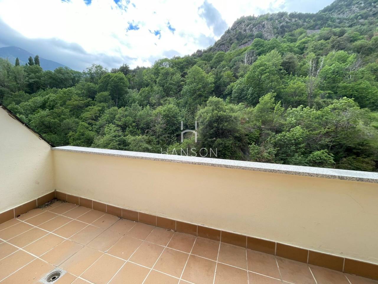 Acogedor piso en venta en Escaldes con sol, vistas y todas las comodidades!