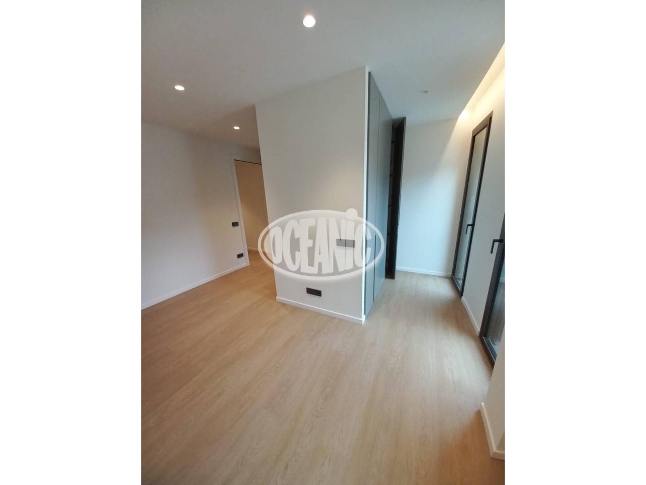 Piso nuevo de 140 m² en el Edificio White Angel con una zona de jardín privado de 20 m².