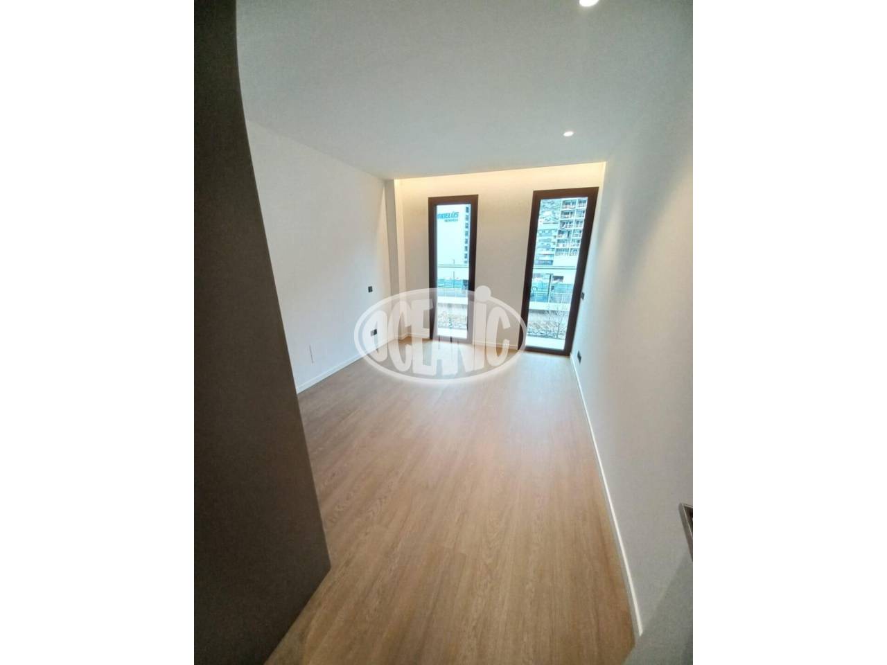 Pis nou de 140 m² a l'Edifici White Angel amb una zona de jardí privat de 20 m².