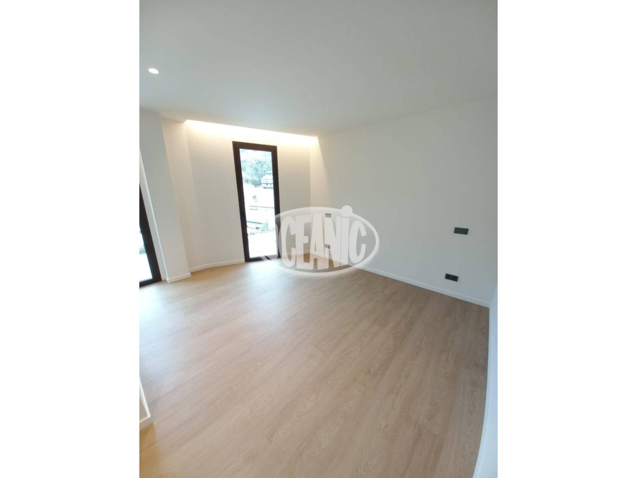 Pis nou de 140 m² a l'Edifici White Angel amb una zona de jardí privat de 20 m².