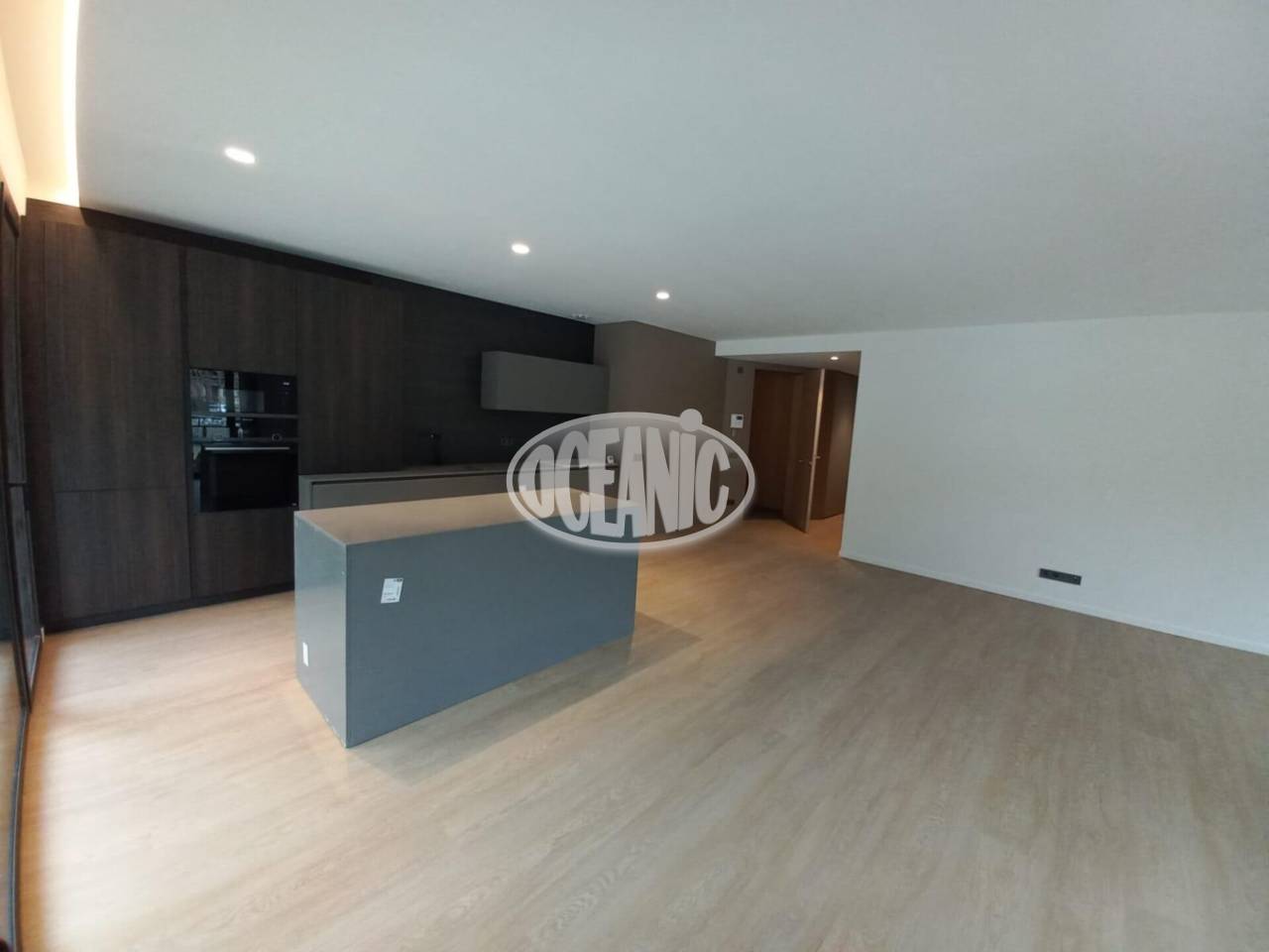 Pis nou de 140 m² a l'Edifici White Angel amb una zona de jardí privat de 20 m².