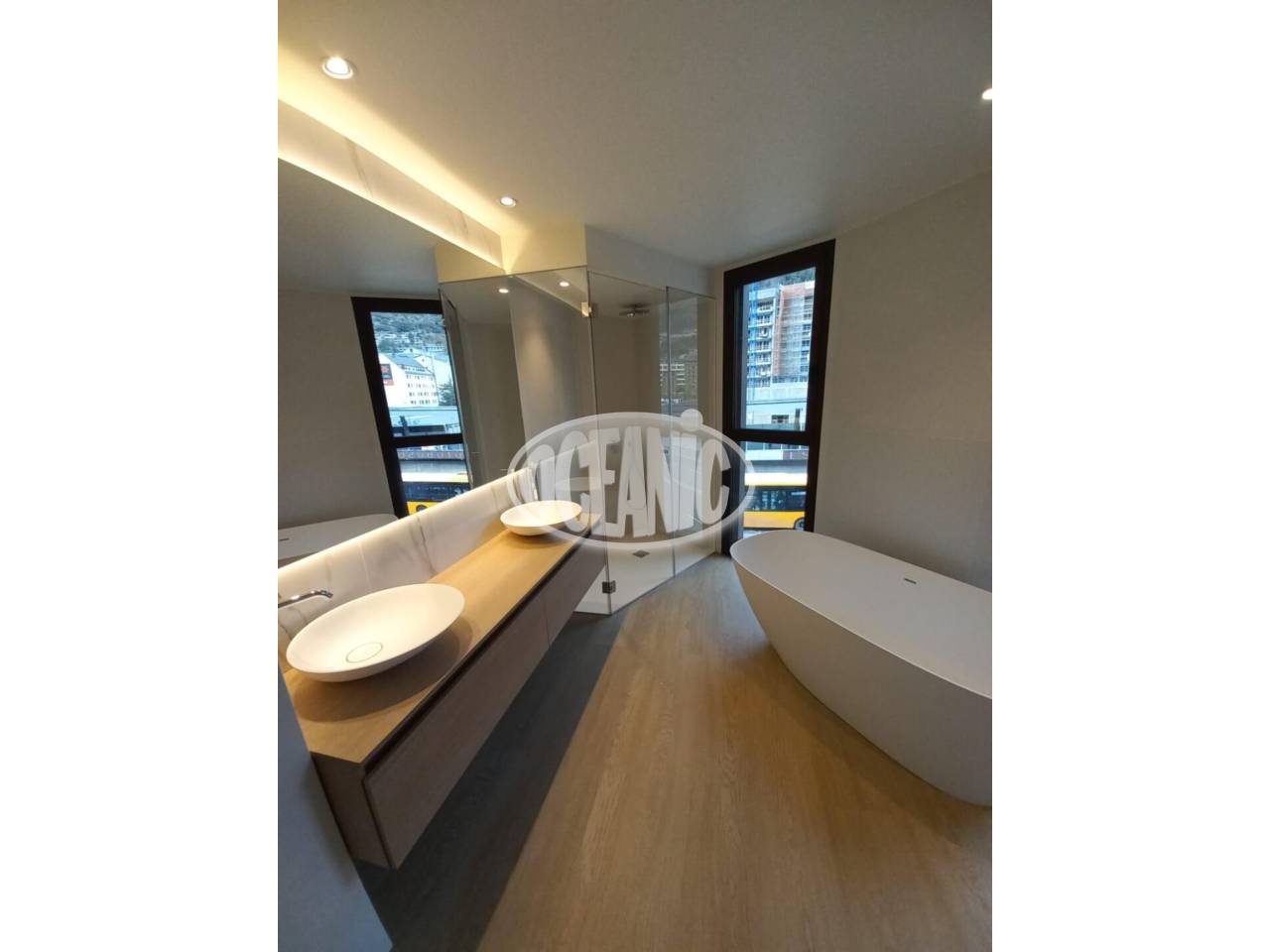 Pis nou de 140 m² a l'Edifici White Angel amb una zona de jardí privat de 20 m².