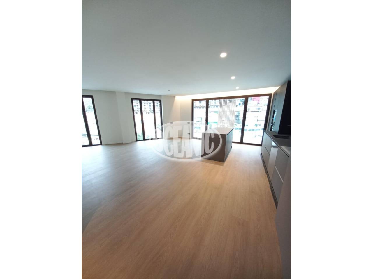 Piso nuevo de 140 m² en el Edificio White Angel con una zona de jardín privado de 20 m².