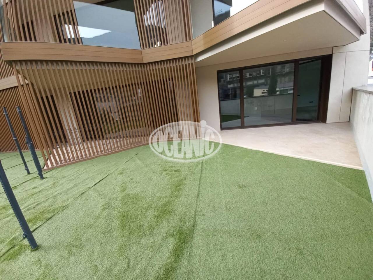 Pis nou de 140 m² a l'Edifici White Angel amb una zona de jardí privat de 20 m².