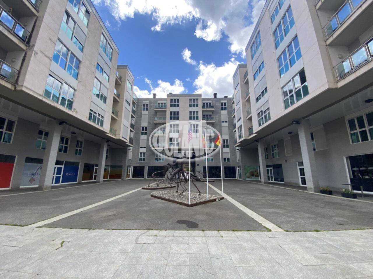 Piso en venta en Avenida de Enclar