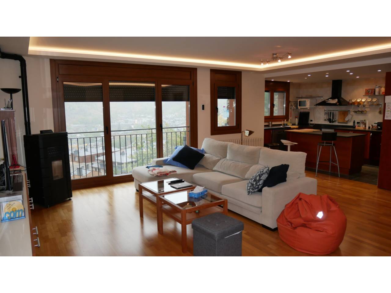 Magnífic pis a Ordino de 3 habitacions amb vistes panoràmiques, aparcament i traster