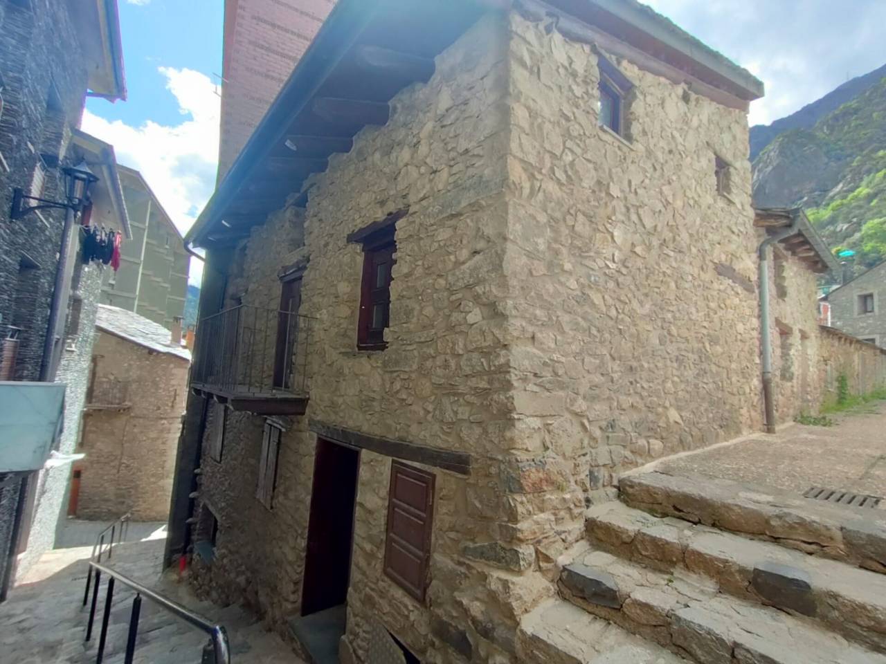 Una propietat única i especial amb moltes possibilitats! Una casa al bell mig del casc antic d'Andorra