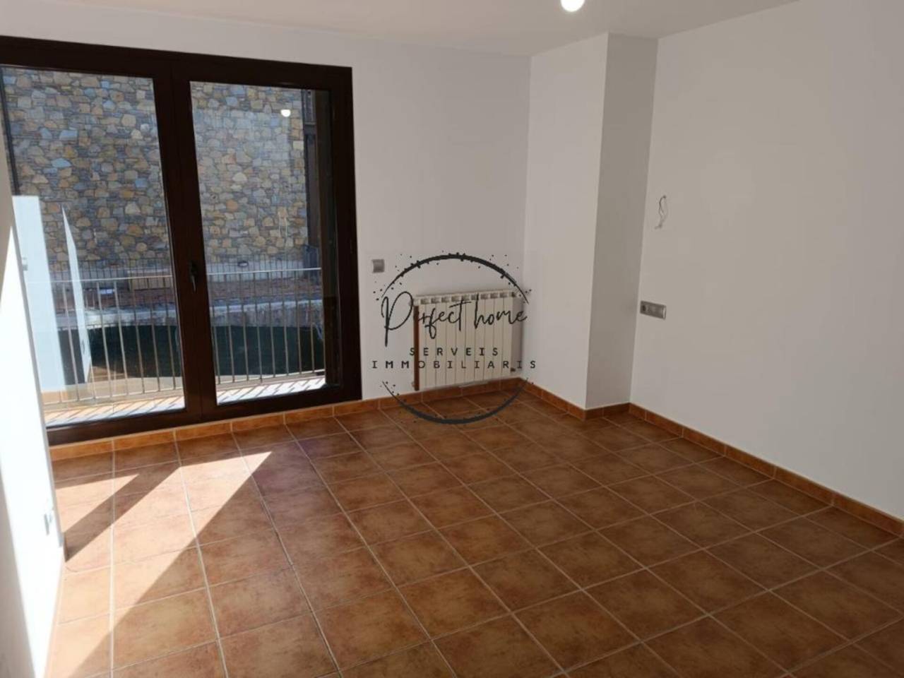 FANTÁSTICA CASA ADOSADA EN VENTA EN AIXIRIVALL ( SANT JULIÀ DE LÒRIA)