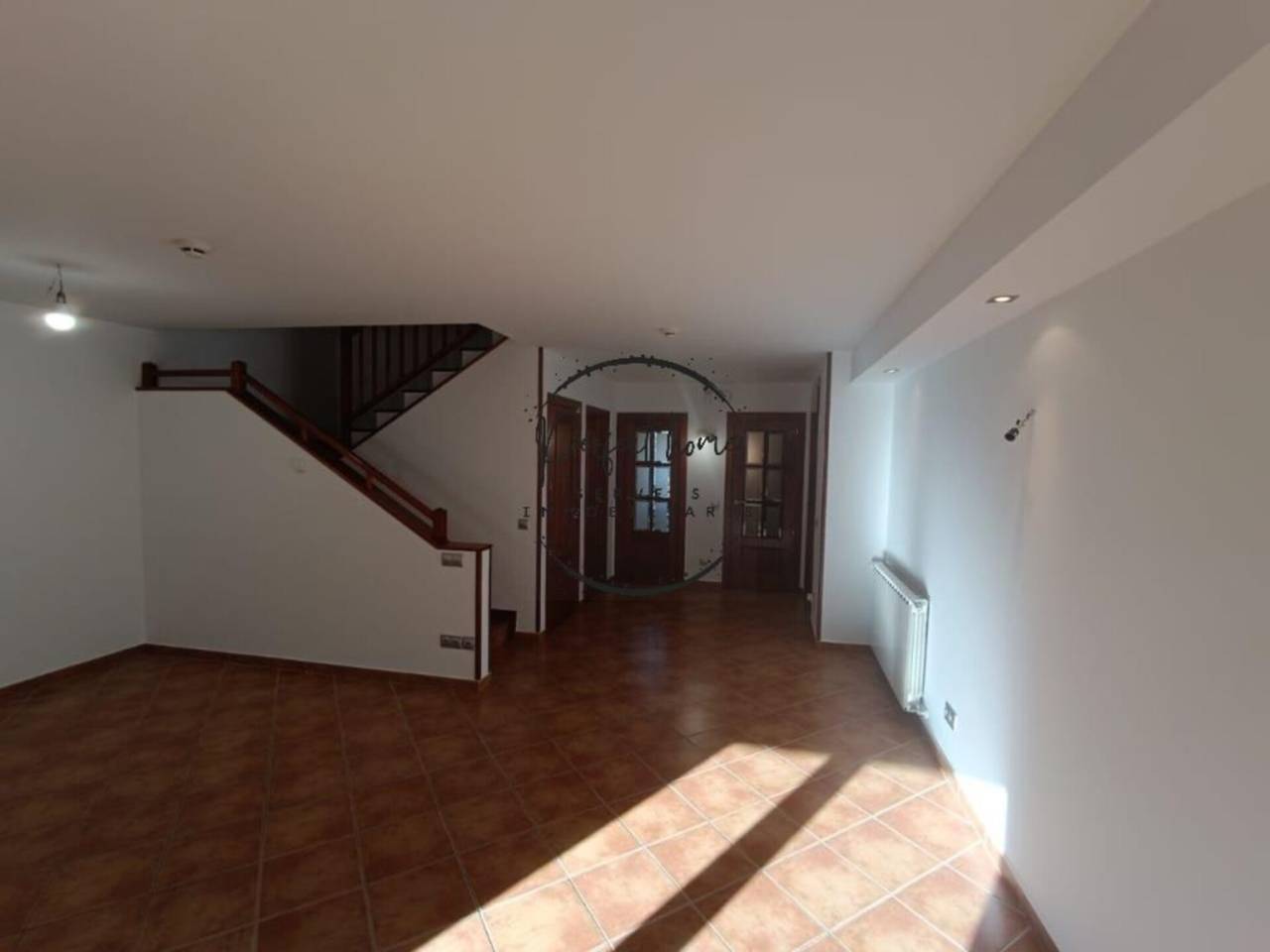 FANTÁSTICA CASA ADOSADA EN VENTA EN AIXIRIVALL ( SANT JULIÀ DE LÒRIA)