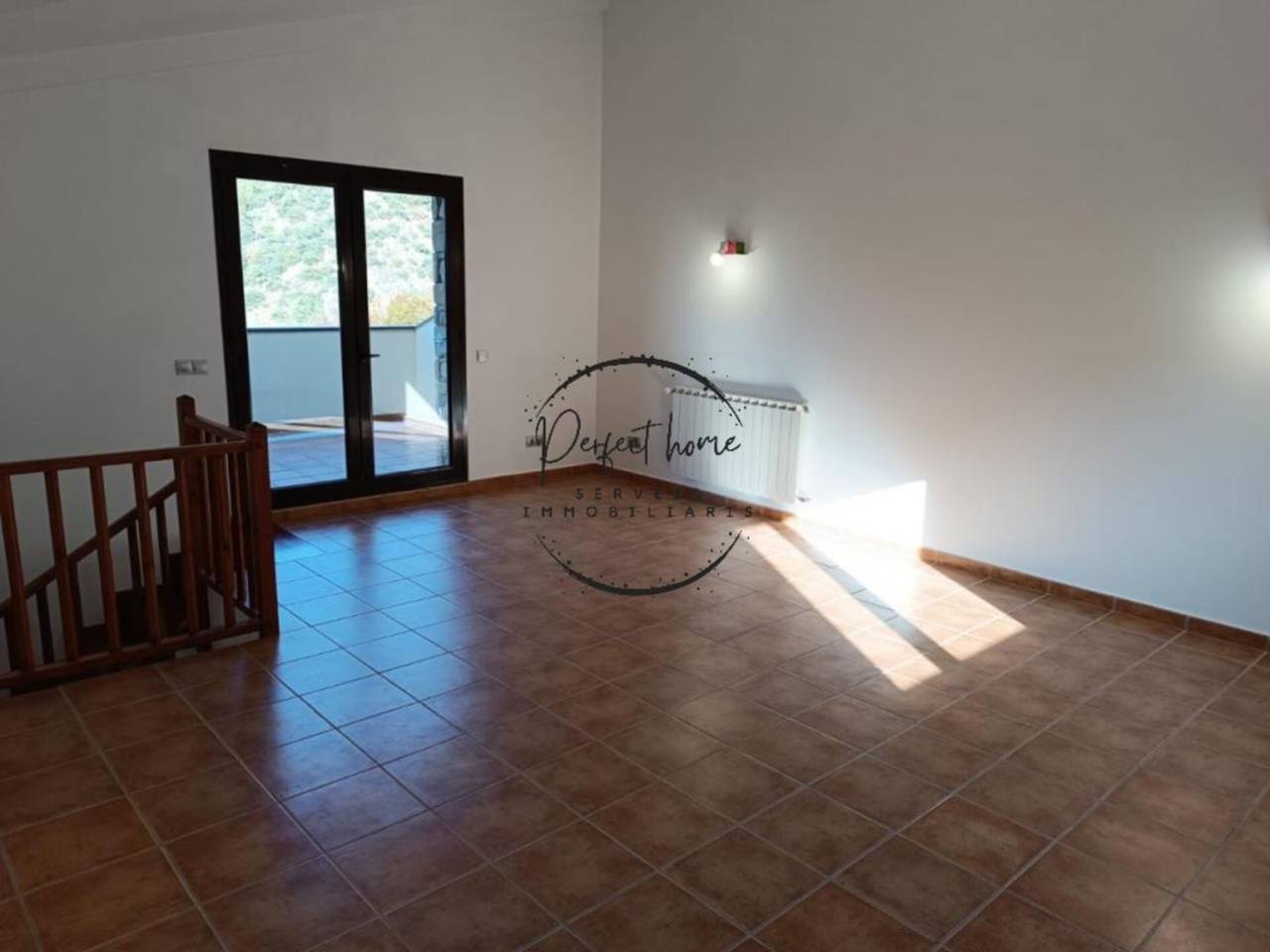 FANTÁSTICA CASA ADOSADA EN VENTA EN AIXIRIVALL ( SANT JULIÀ DE LÒRIA)