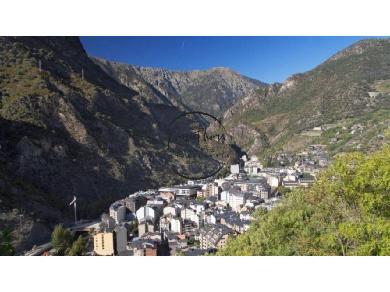 ÀTIC CÈNTRIC EN VENDA A SANT JULIÀ DE LÒRIA