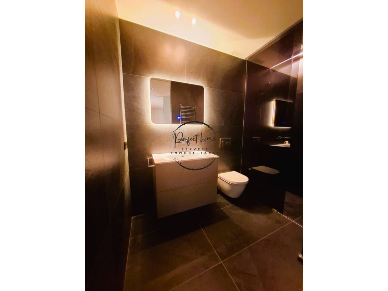 EN VENDA CÈNTRIC APARTAMENT A ESTRENAR A ANDORRA LA VELLA
