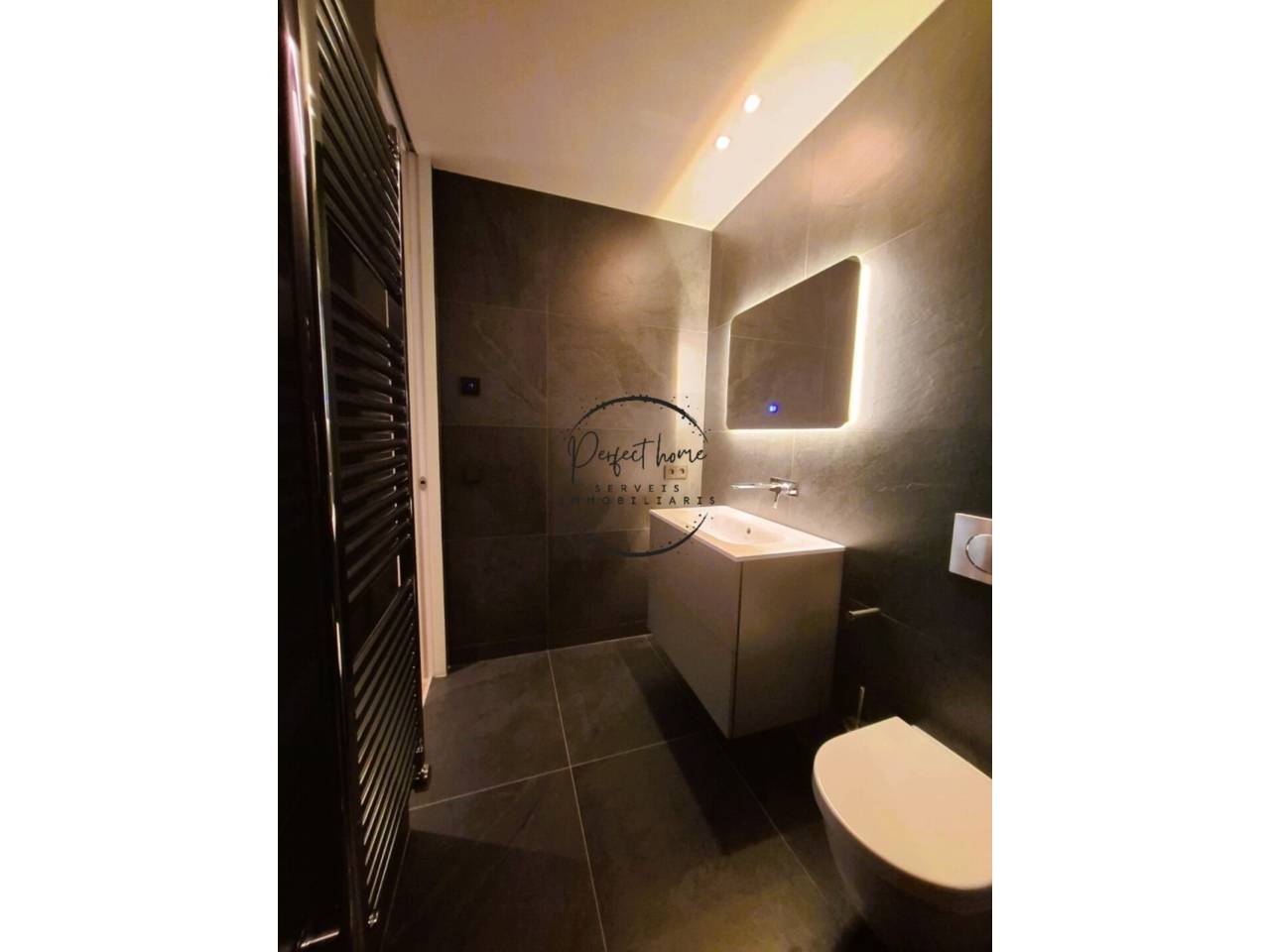 APARTAMENT DE NOVA CONSTRUCCIÓ EN VENDA AL CENTRE D'ANDORRA