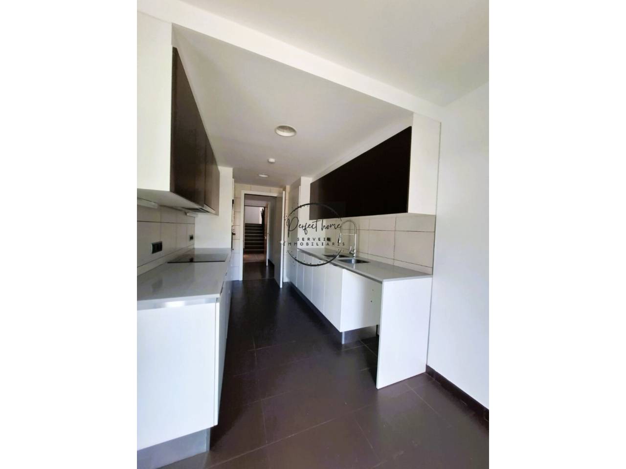 FABULOSO PISO EN VENTA CON JARDÍN EN ORDINO