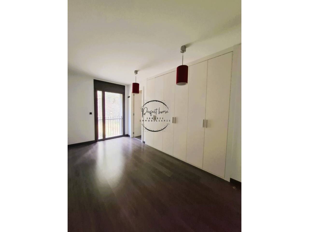 FABULOSO PISO EN VENTA CON JARDÍN EN ORDINO