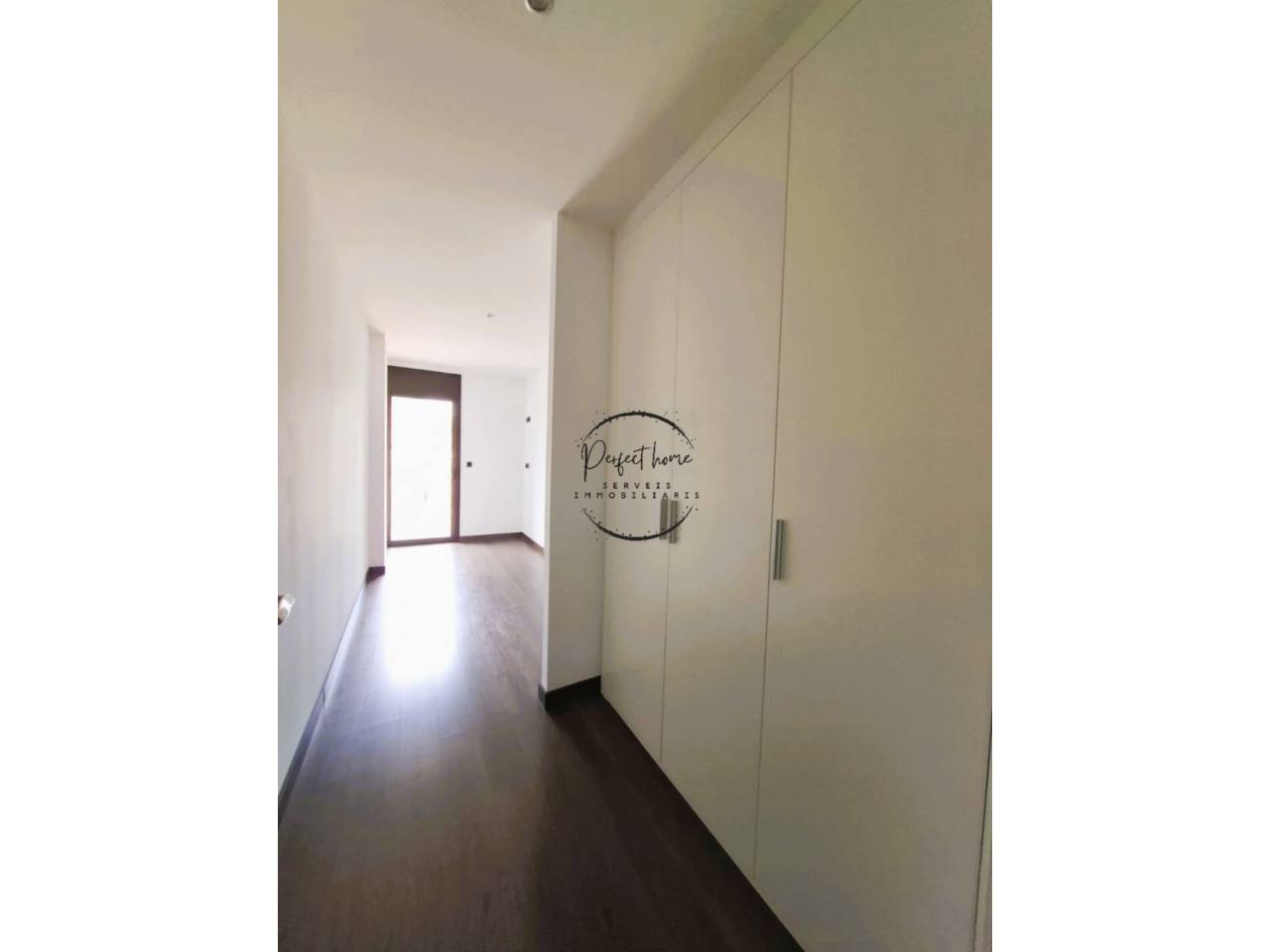 FABULOSO PISO EN VENTA CON JARDÍN EN ORDINO