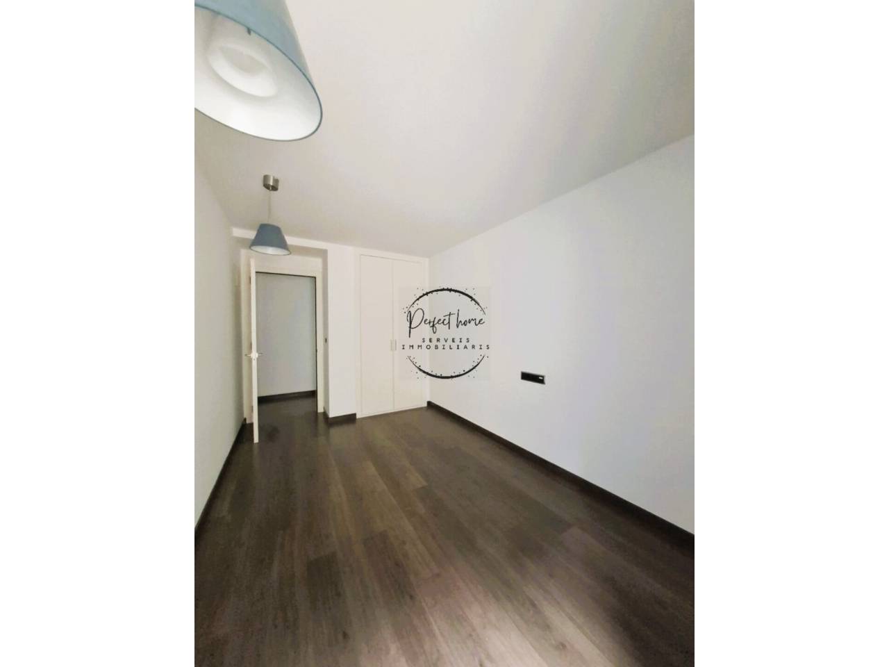 FABULOSO PISO EN VENTA CON JARDÍN EN ORDINO