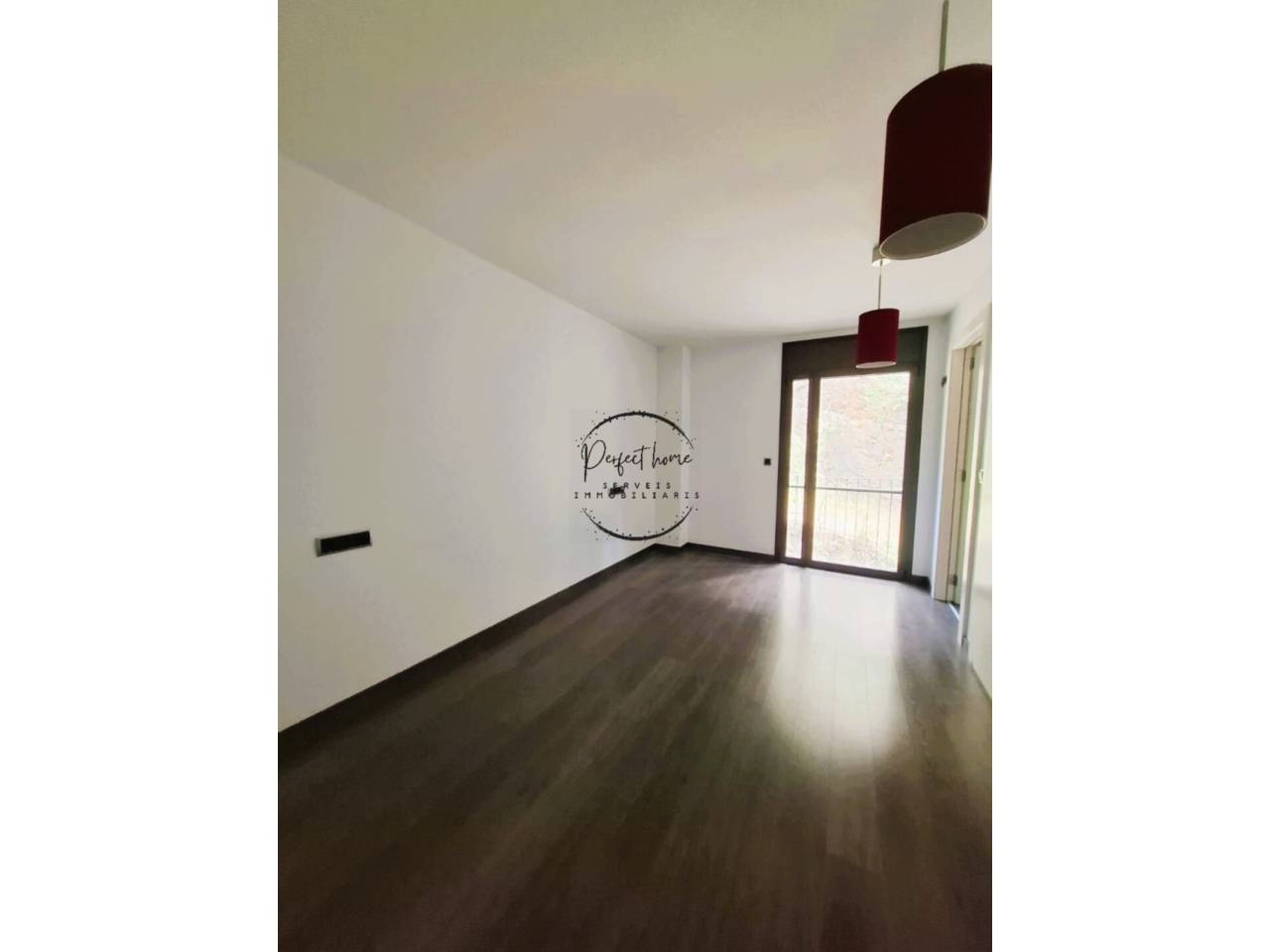 FABULOSO PISO EN VENTA CON JARDÍN EN ORDINO
