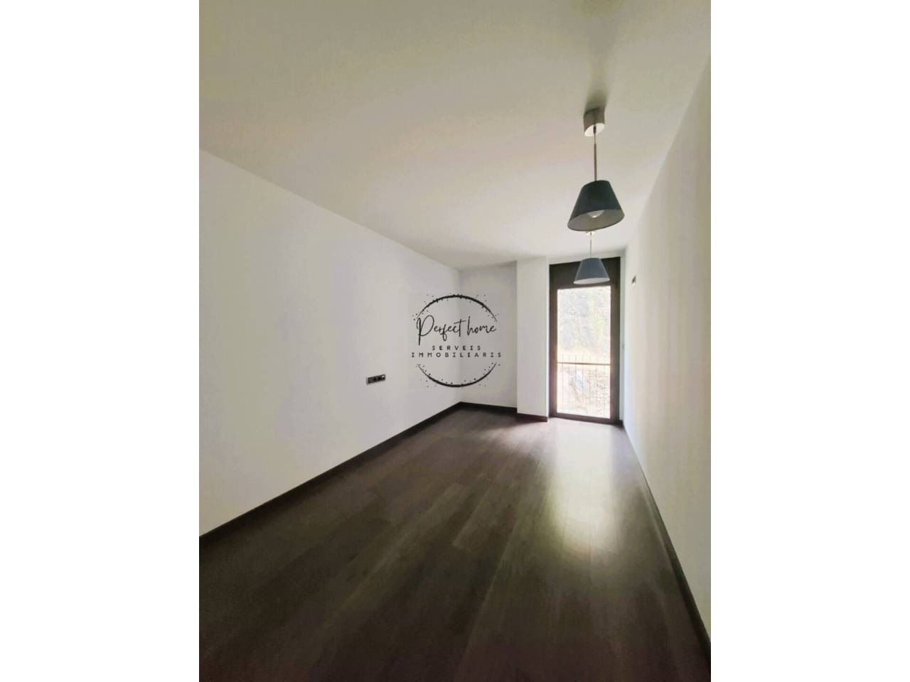 FABULOSO PISO EN VENTA CON JARDÍN EN ORDINO