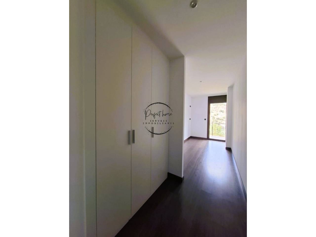 FABULOSO PISO EN VENTA CON JARDÍN EN ORDINO