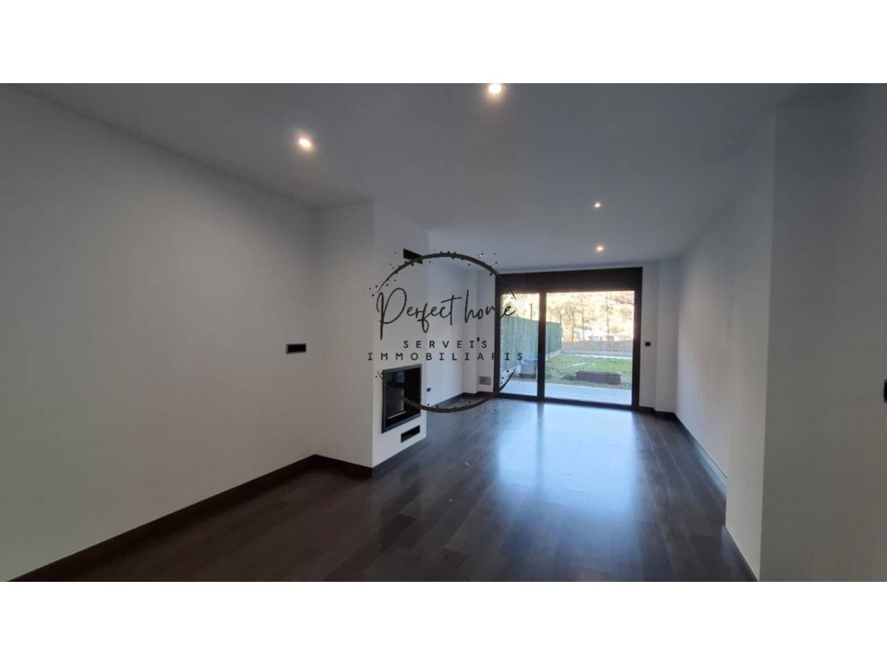 ESPECTACULAR PIS EN VENDA AMB JARDÍ A ORDINO