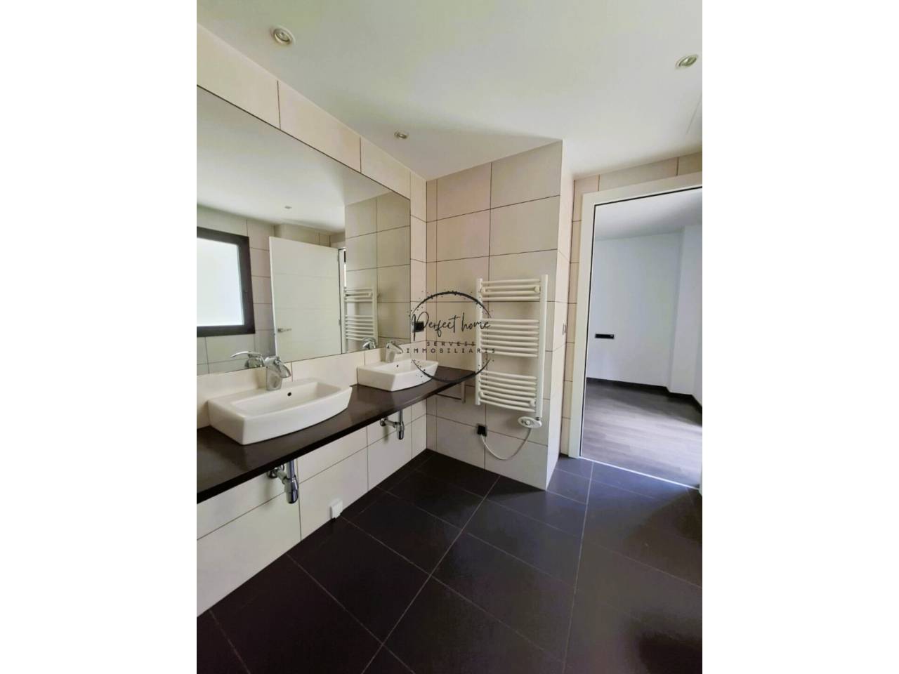 FABULOSO PISO EN VENTA CON JARDÍN EN ORDINO