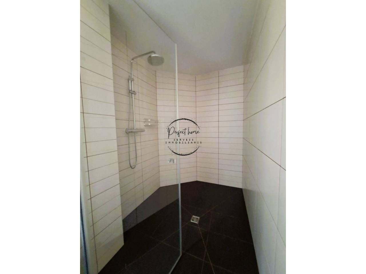 FABULOSO PISO EN VENTA CON JARDÍN EN ORDINO
