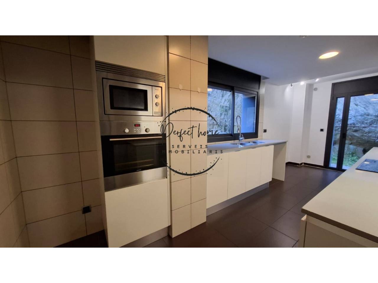 ESPECTACULAR PIS EN VENDA AMB JARDÍ A ORDINO