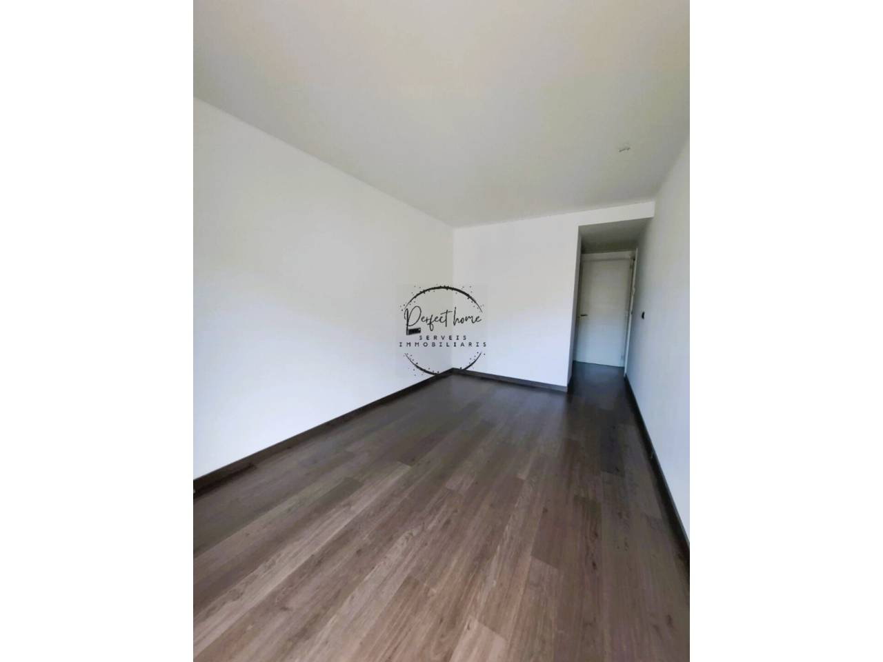 FABULOSO PISO EN VENTA CON JARDÍN EN ORDINO