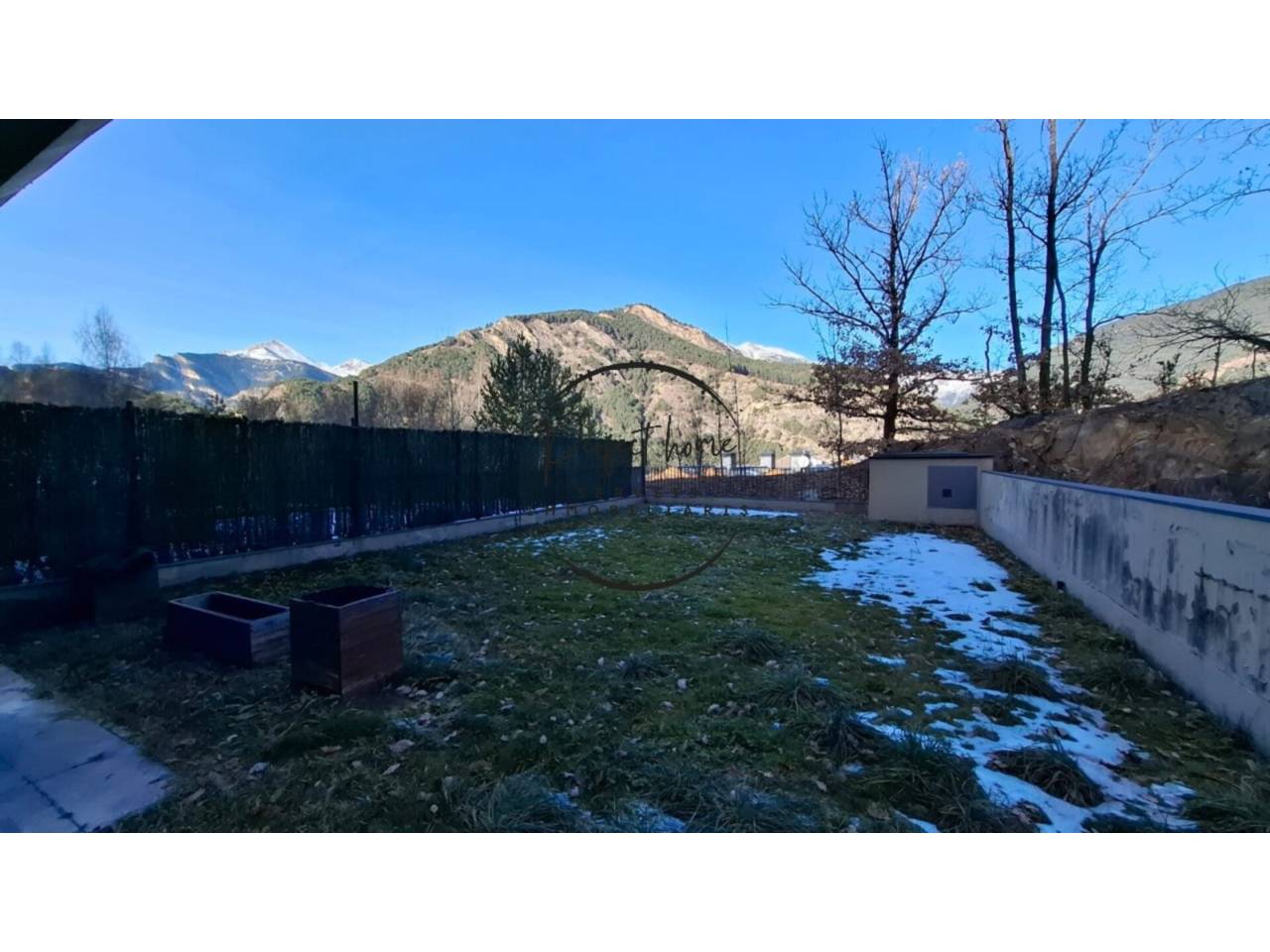 ESPECTACULAR PIS EN VENDA AMB JARDÍ A ORDINO