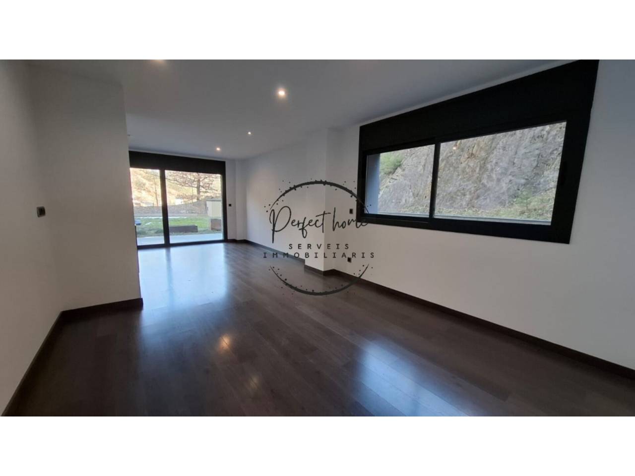 ESPECTACULAR PIS EN VENDA AMB JARDÍ A ORDINO