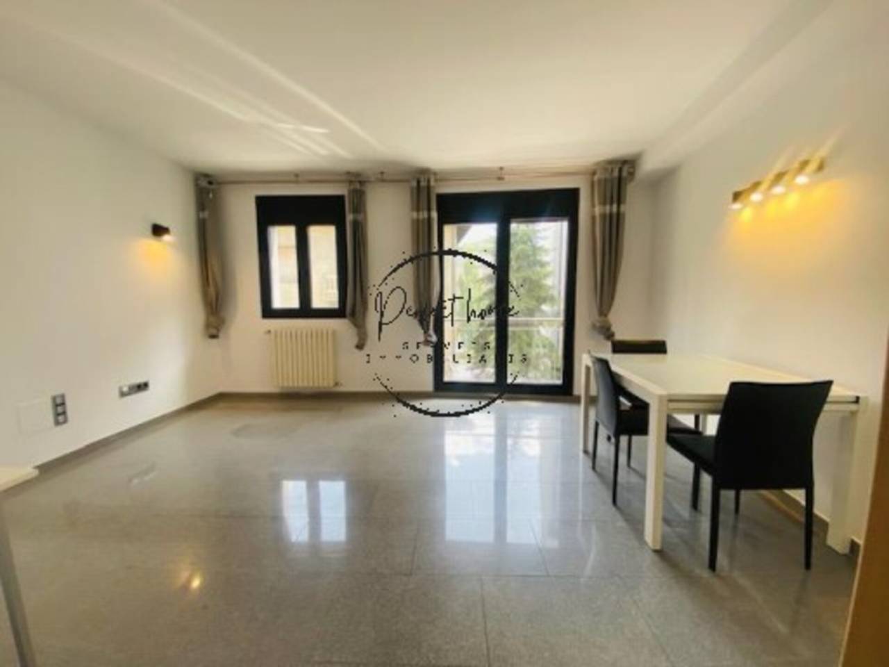 CÉNTRICO PISO EN ALQUILER EN LA MASSANA