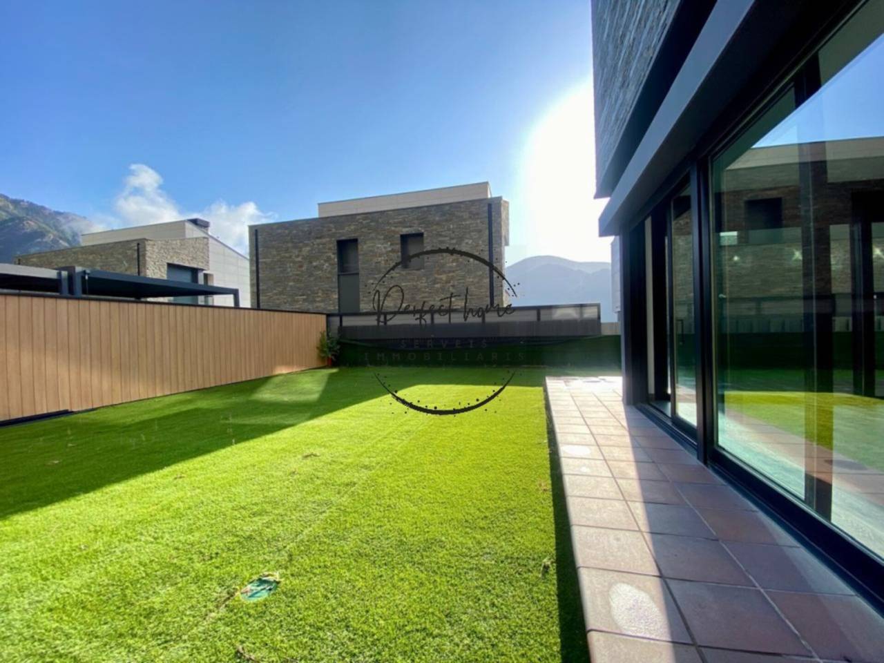 ESPECTACULAR DÚPLEX CON GRAN JARDÍN EN VENTA EN EL CORAZÓN DE ESCÀS, LA MASSANA