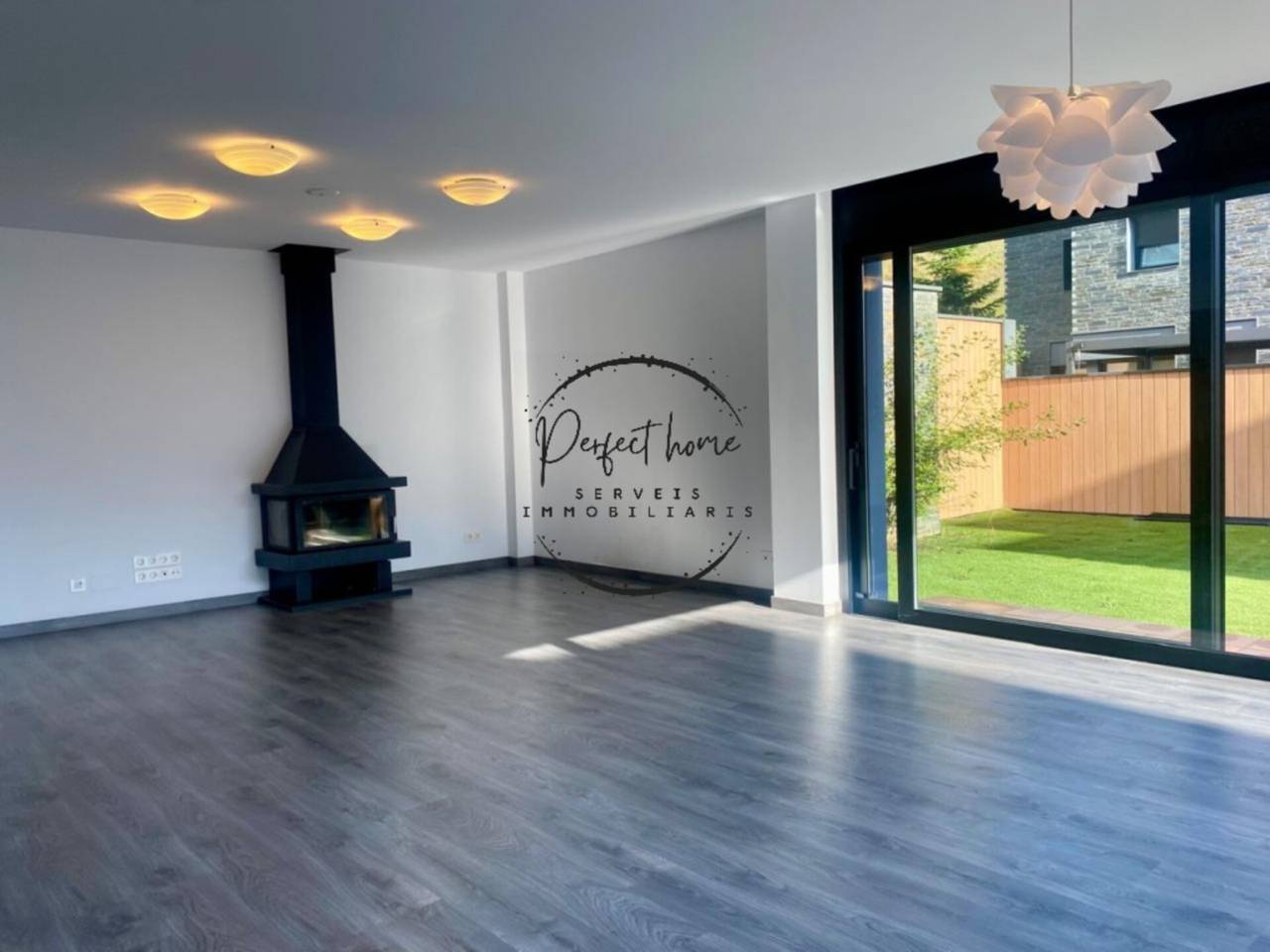 ESPECTACULAR DÚPLEX CON GRAN JARDÍN EN VENTA EN EL CORAZÓN DE ESCÀS, LA MASSANA