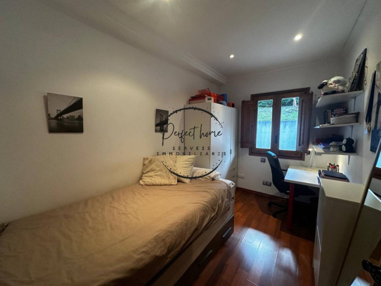 CASA ADOSADA EN VENTA EN LA MASSANA: TU REFUGIO DE ENSUEÑO