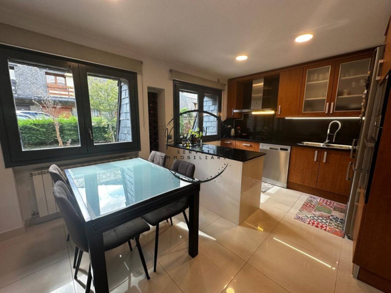CASA ADOSADA EN VENTA EN LA MASSANA: TU REFUGIO DE ENSUEÑO