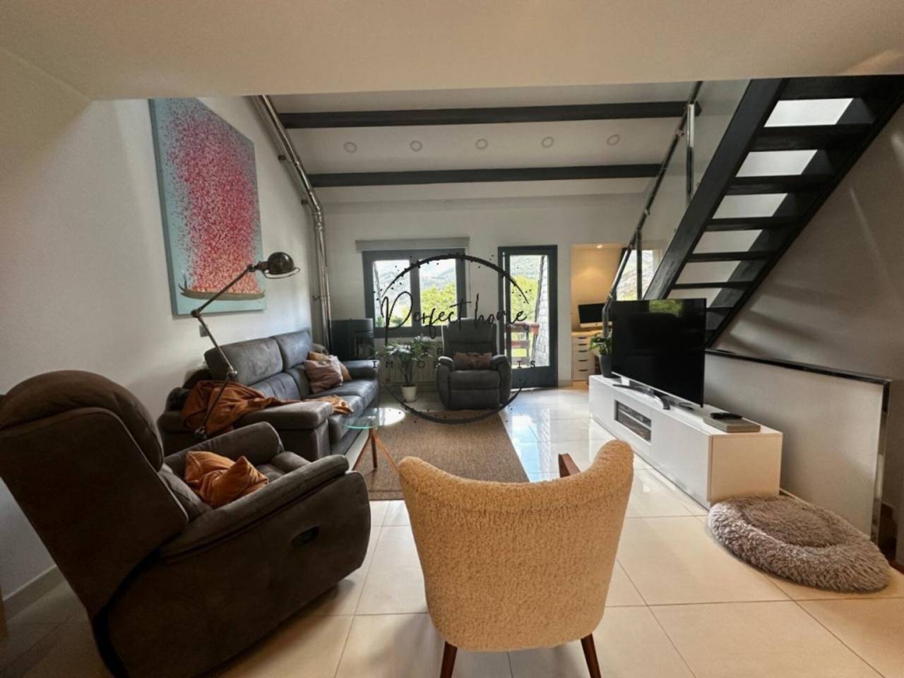 CASA ADOSADA EN VENTA EN LA MASSANA: TU REFUGIO DE ENSUEÑO