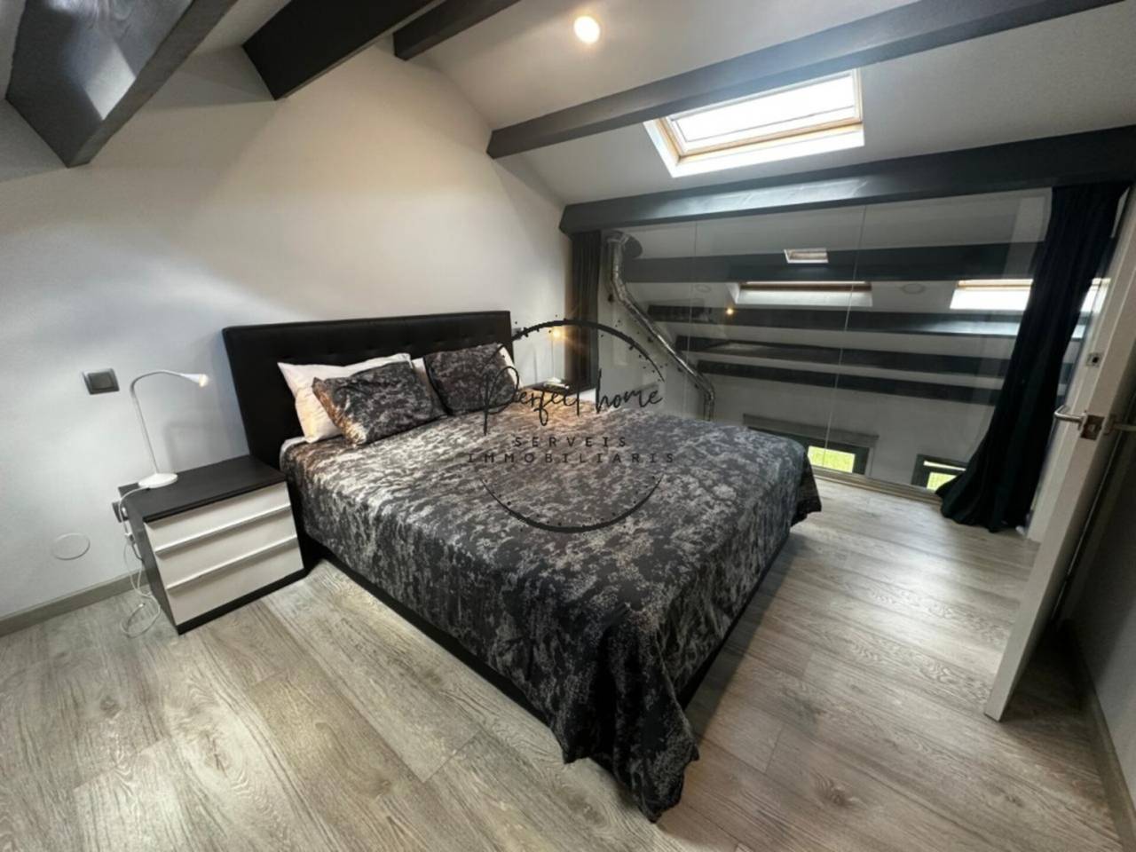 CASA ADOSADA EN VENTA EN LA MASSANA: TU REFUGIO DE ENSUEÑO