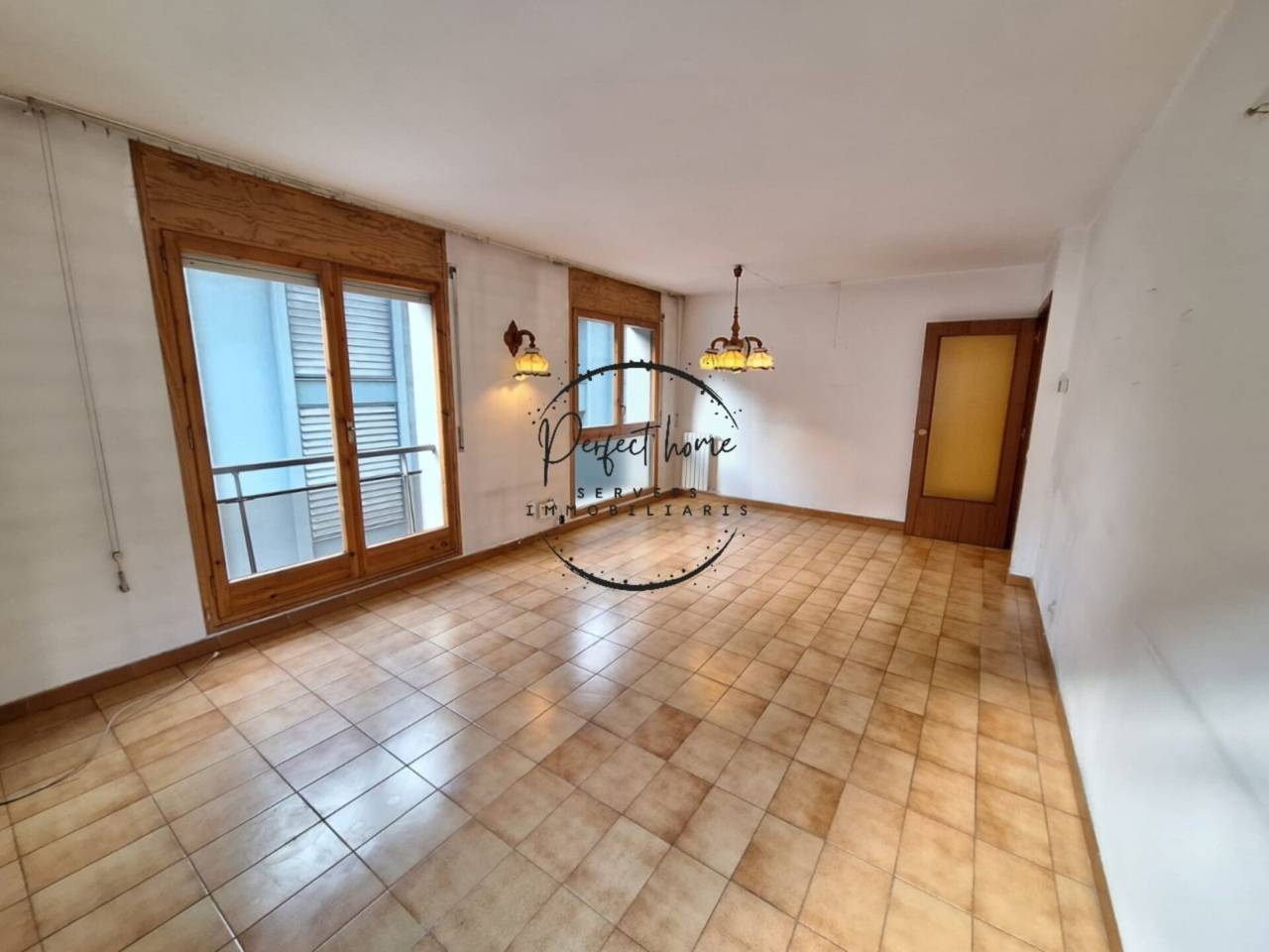 CÉNTRICO PISO EN VENTA EN ESCALDES