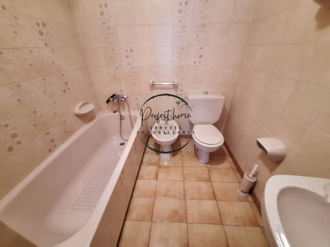 CÉNTRICO PISO EN VENTA EN ESCALDES