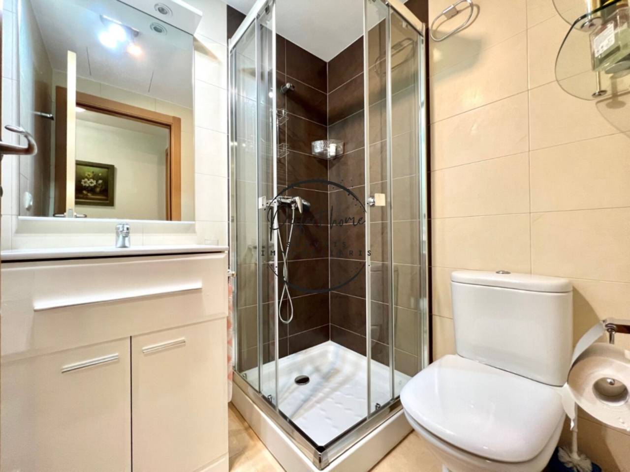 PISO EN VENTA EN ENCAMP: ¡TU INVERSIÓN IDEAL!