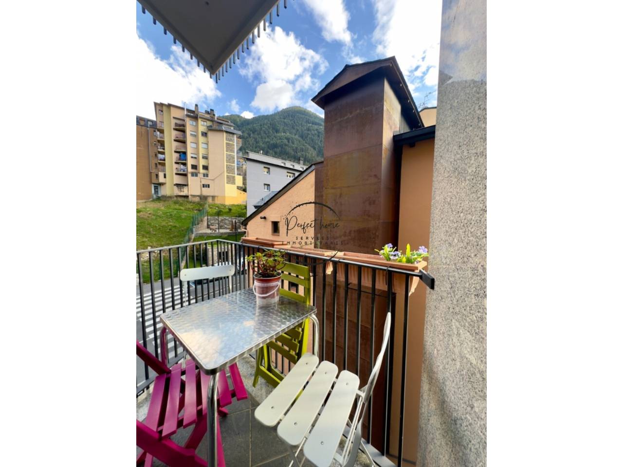 PIS EN VENDA A ENCAMP: IDEAL INVERSIÓ