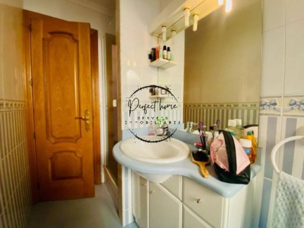 ENCANTADOR PIS EN VENDA A SISPONY ( LA MASSANA)