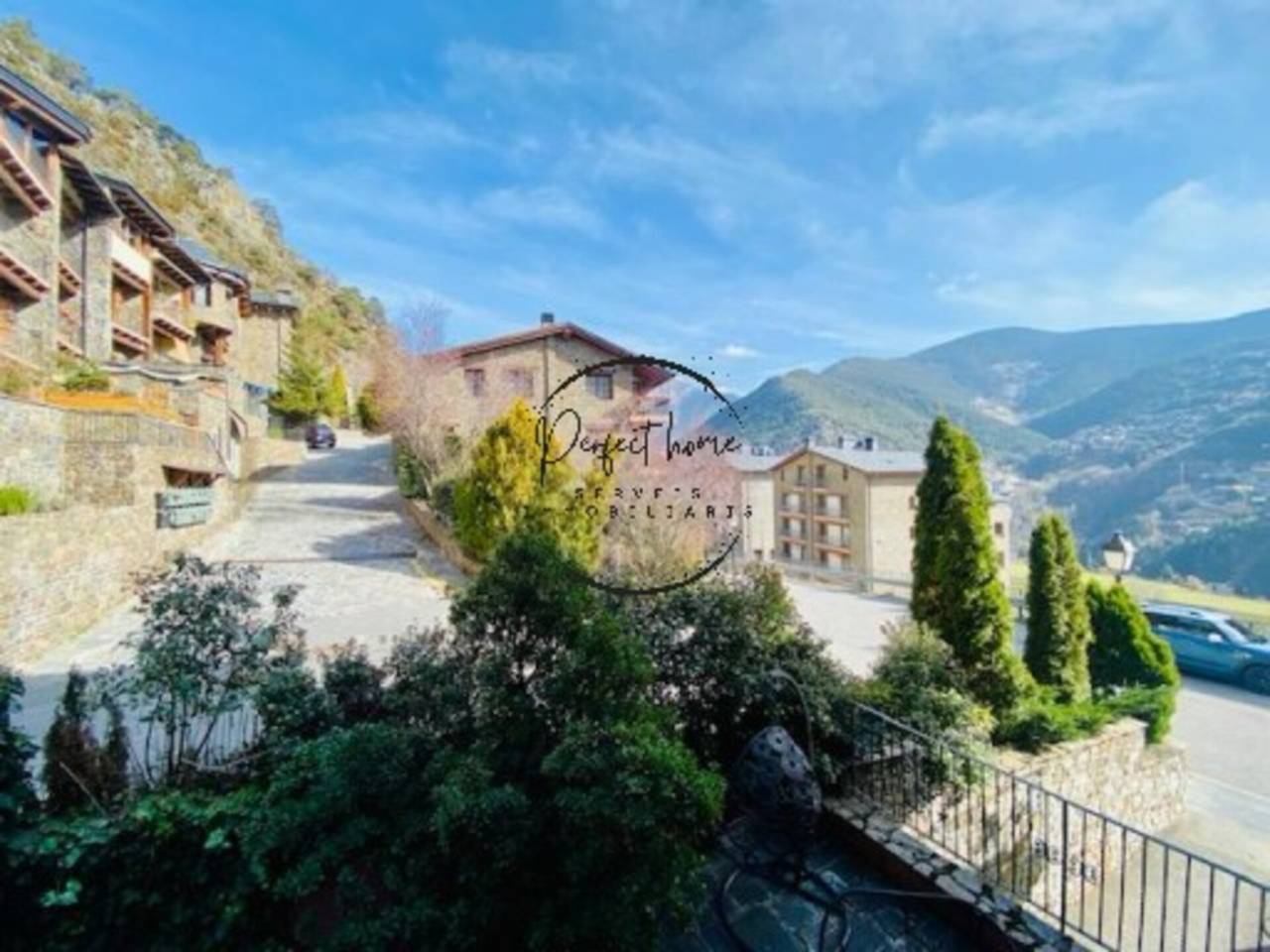 ENCANTADOR PIS EN VENDA A SISPONY ( LA MASSANA)