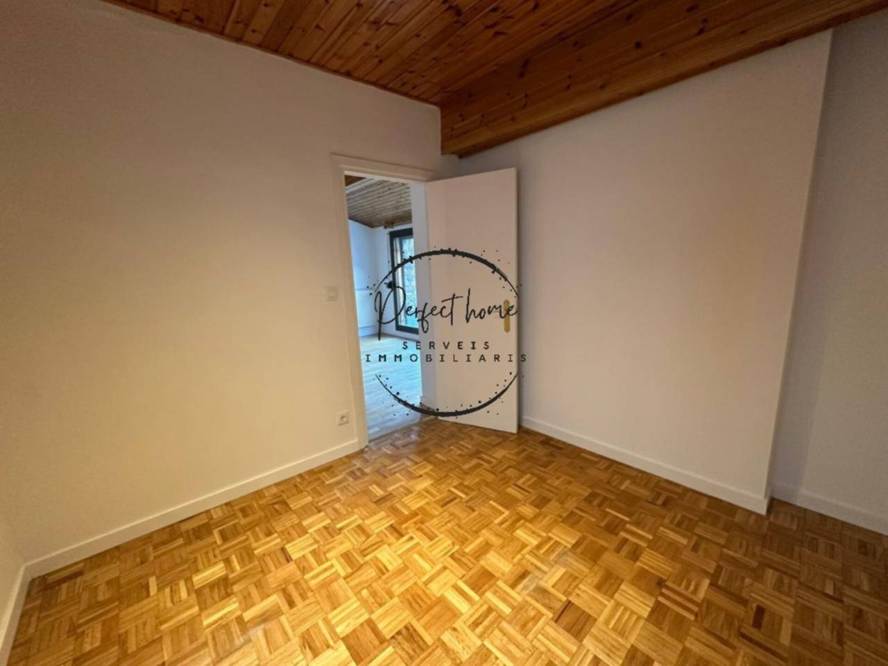 ÁTICO EN ALQUILER EN ENCAMP: UN HOGAR LUMINOSO Y ACOGEDOR