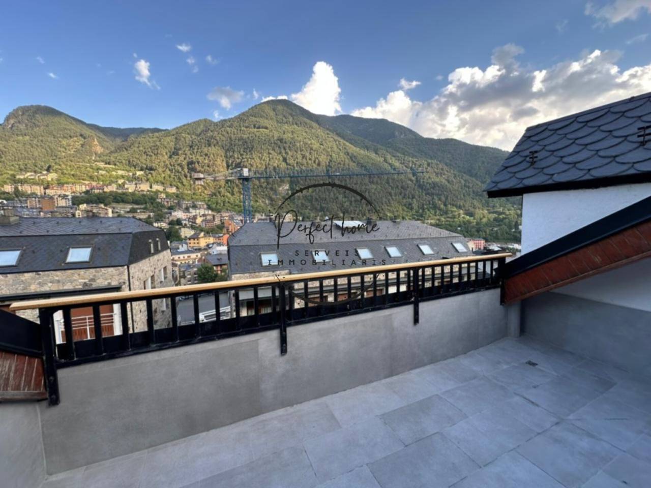 ÁTICO EN ALQUILER EN ENCAMP: UN HOGAR LUMINOSO Y ACOGEDOR