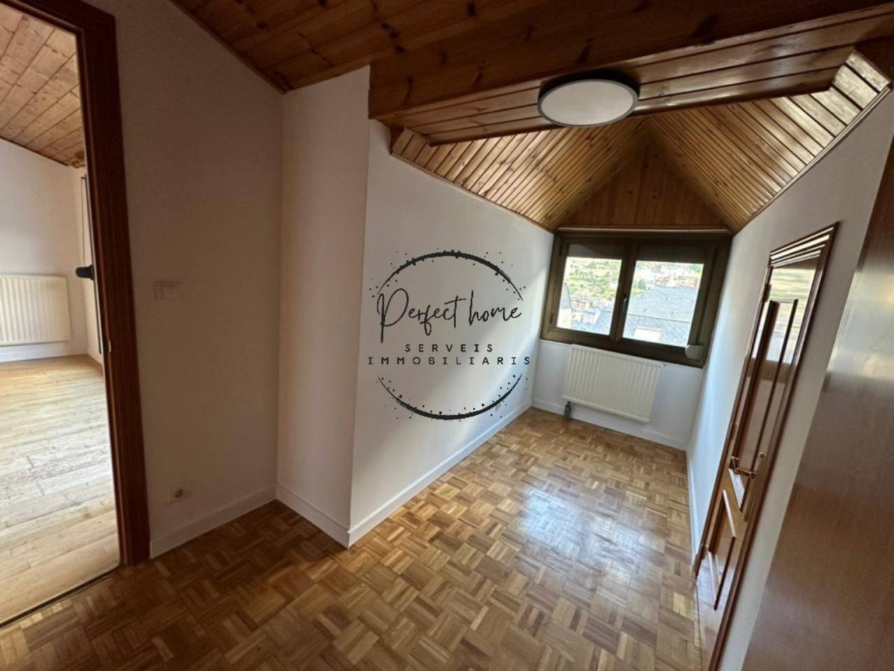 ÁTICO EN ALQUILER EN ENCAMP: UN HOGAR LUMINOSO Y ACOGEDOR