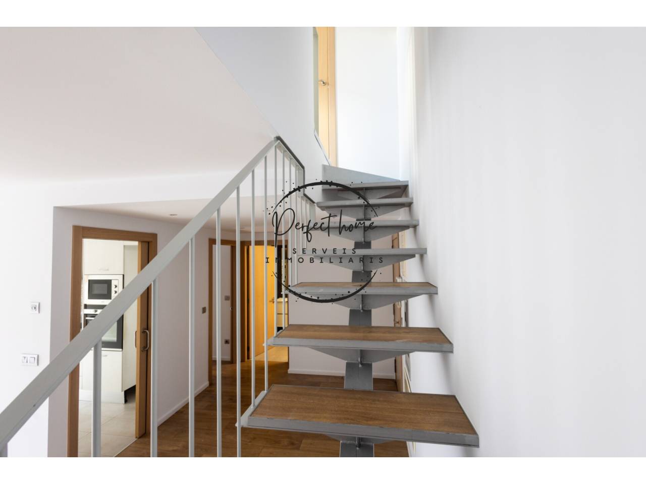 EN LLOGUER: EXCLUSIU ÀTIC DÚPLEX AL PLE COR DE VIVAND (ESCALDES)