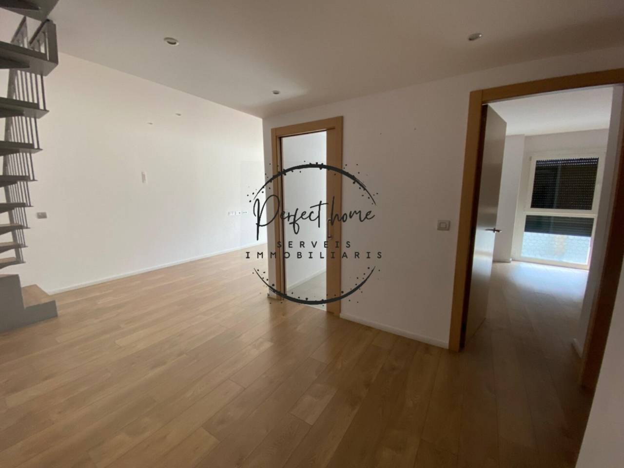 EN ALQUILER: EXCLUSIVO ÁTICO DÚPLEX EN PLENO CORAZÓN DE VIVAND (ESCALDES)