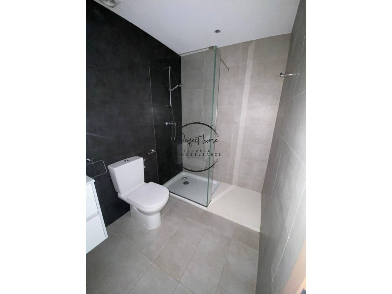 EN ALQUILER: EXCLUSIVO ÁTICO DÚPLEX EN PLENO CORAZÓN DE VIVAND (ESCALDES)